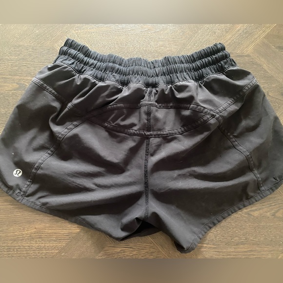 Lulu lemon tracker short, low-rise lined short 4" - Picture 7 of 7